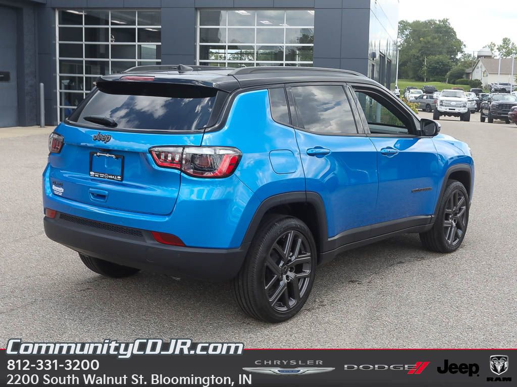 New 2025 Jeep Compass Limited w/ Sun & Sound Group AWD/4WD image 8