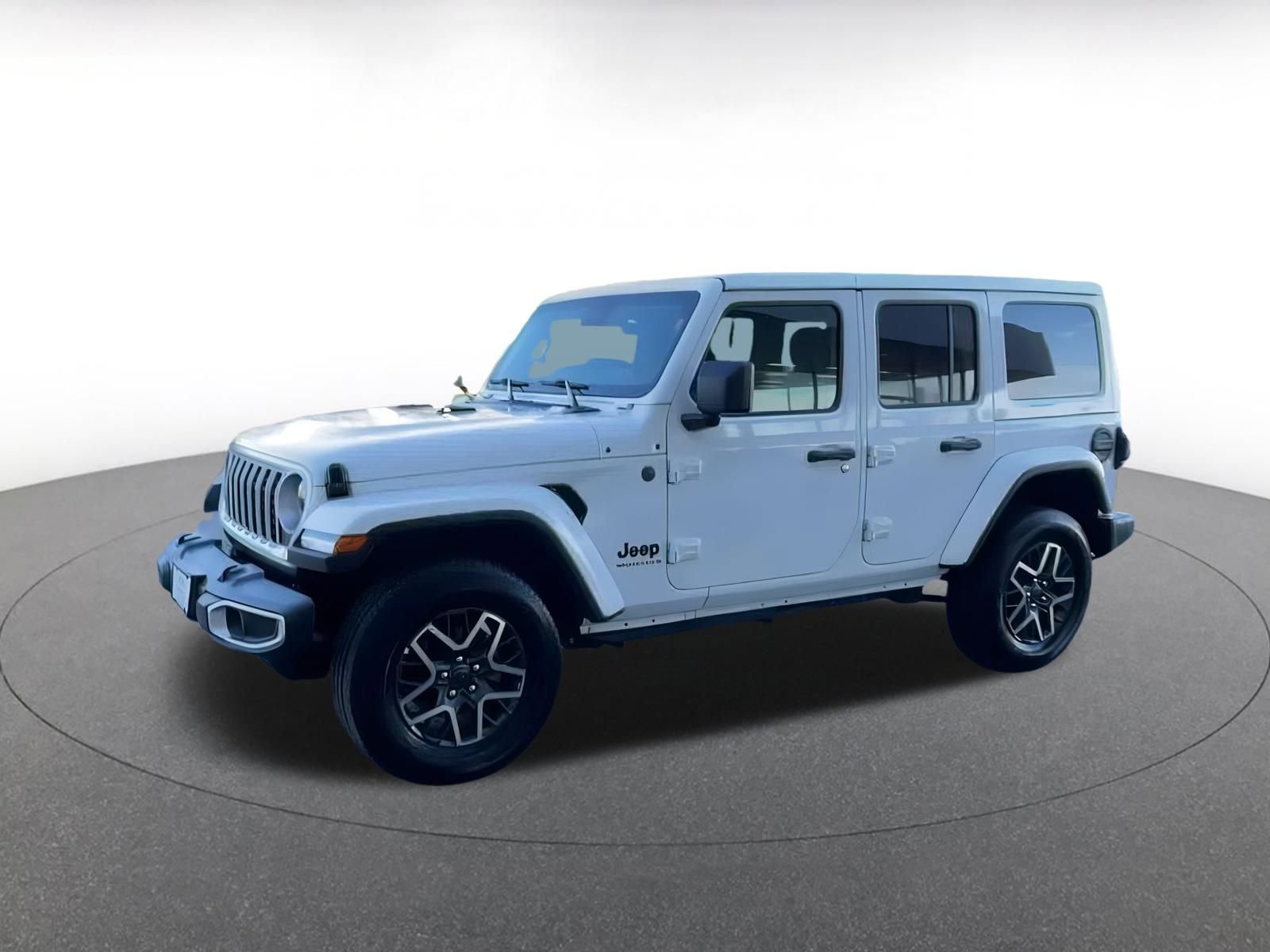 Used 2025 Jeep Wrangler Sahara image 4