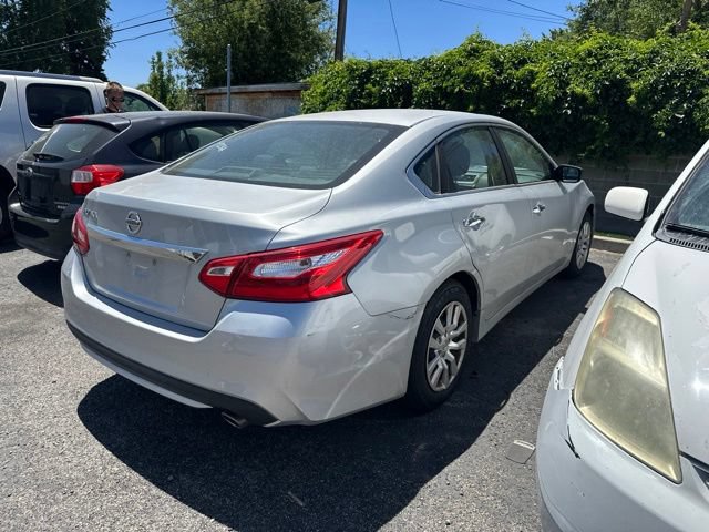 Used 2016 Nissan Altima 2.5 S w/ Power Driver Seat Package FWD image 5