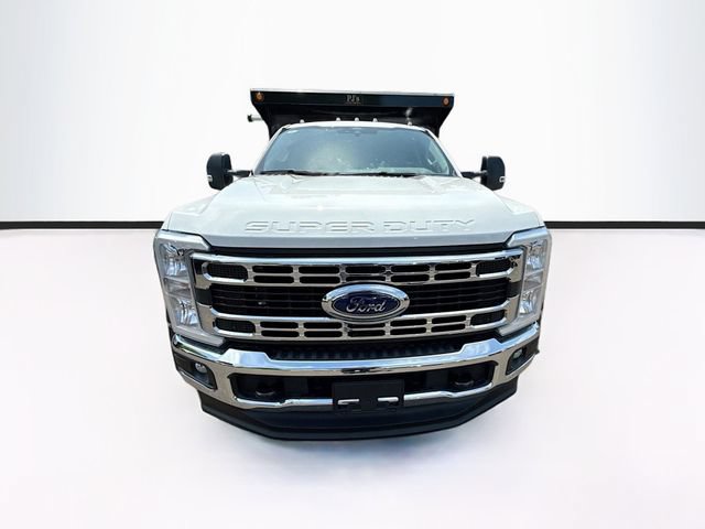 New 2026 Ford F550 4x4 Regular Cab Super Duty image 2