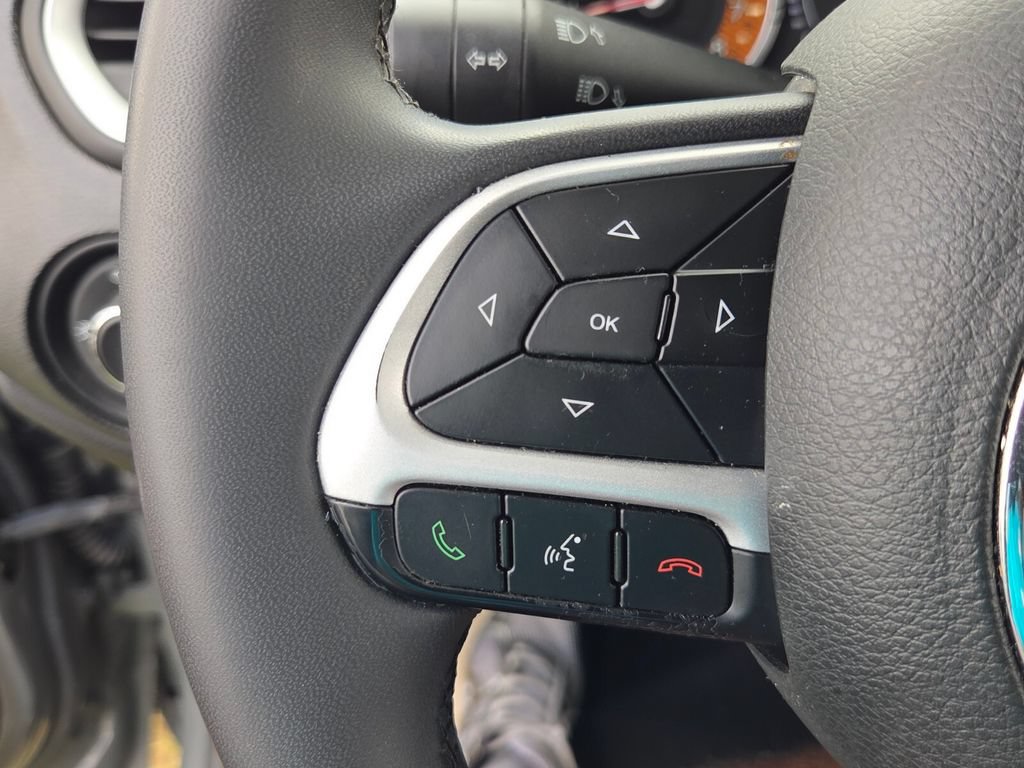 Used 2019 Jeep Renegade Latitude FWD image 27