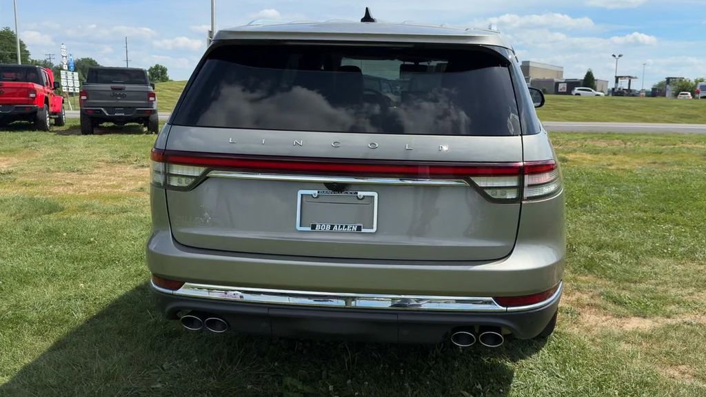 Used 2023 Lincoln Aviator Reserve w/ Equipment Group 201A AWD/4WD image 6