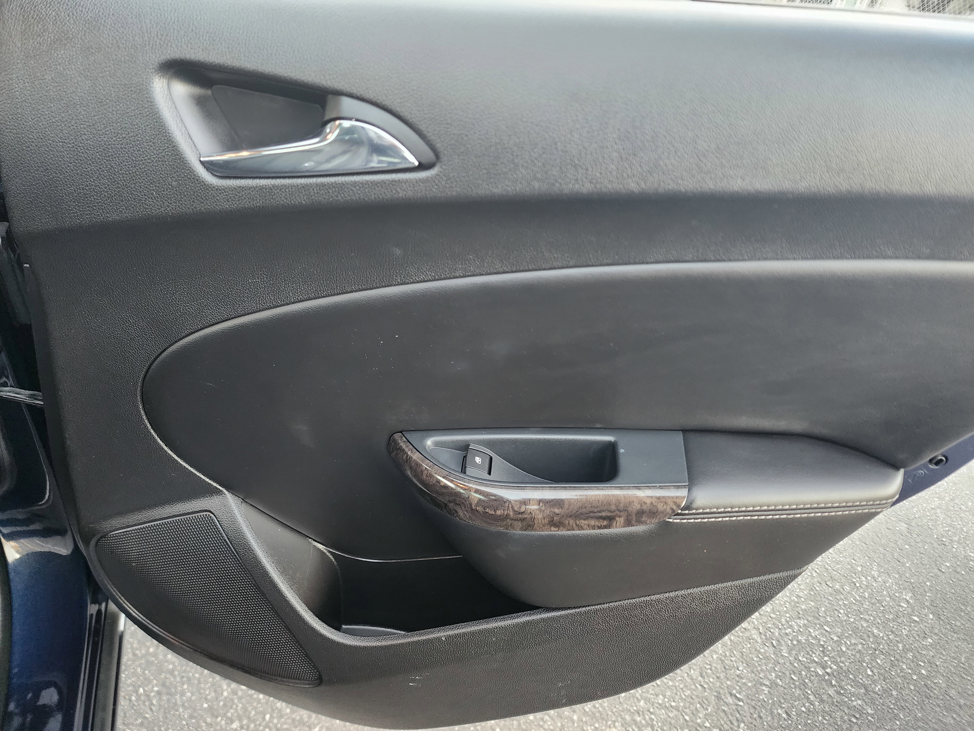 Used 2016 Buick Verano Premium w/ Driver Confidence Package image 14