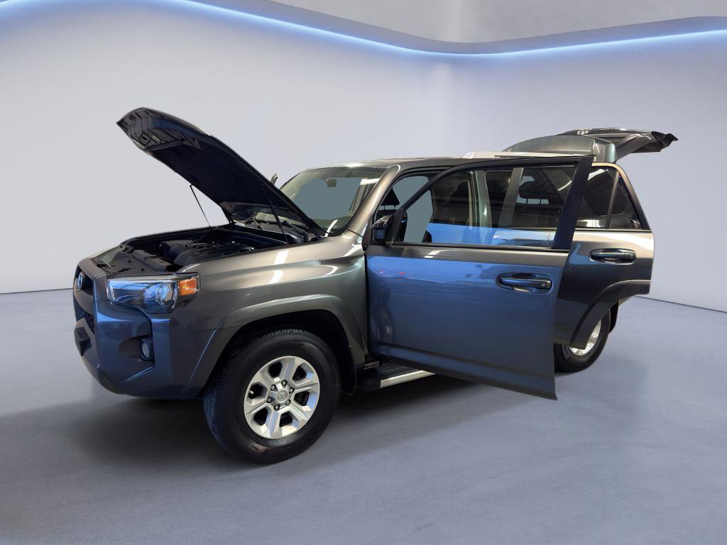 Used 2016 Toyota 4Runner SR5 AWD/4WD image 9