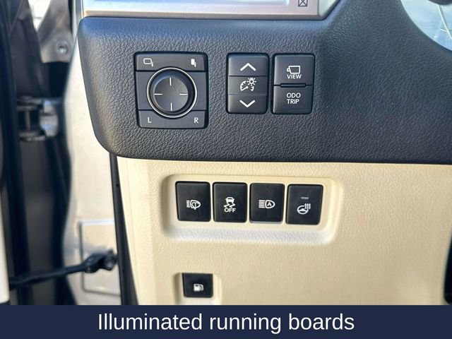 Used 2023 Lexus GX 460 Luxury w/ Accessory Package image 28