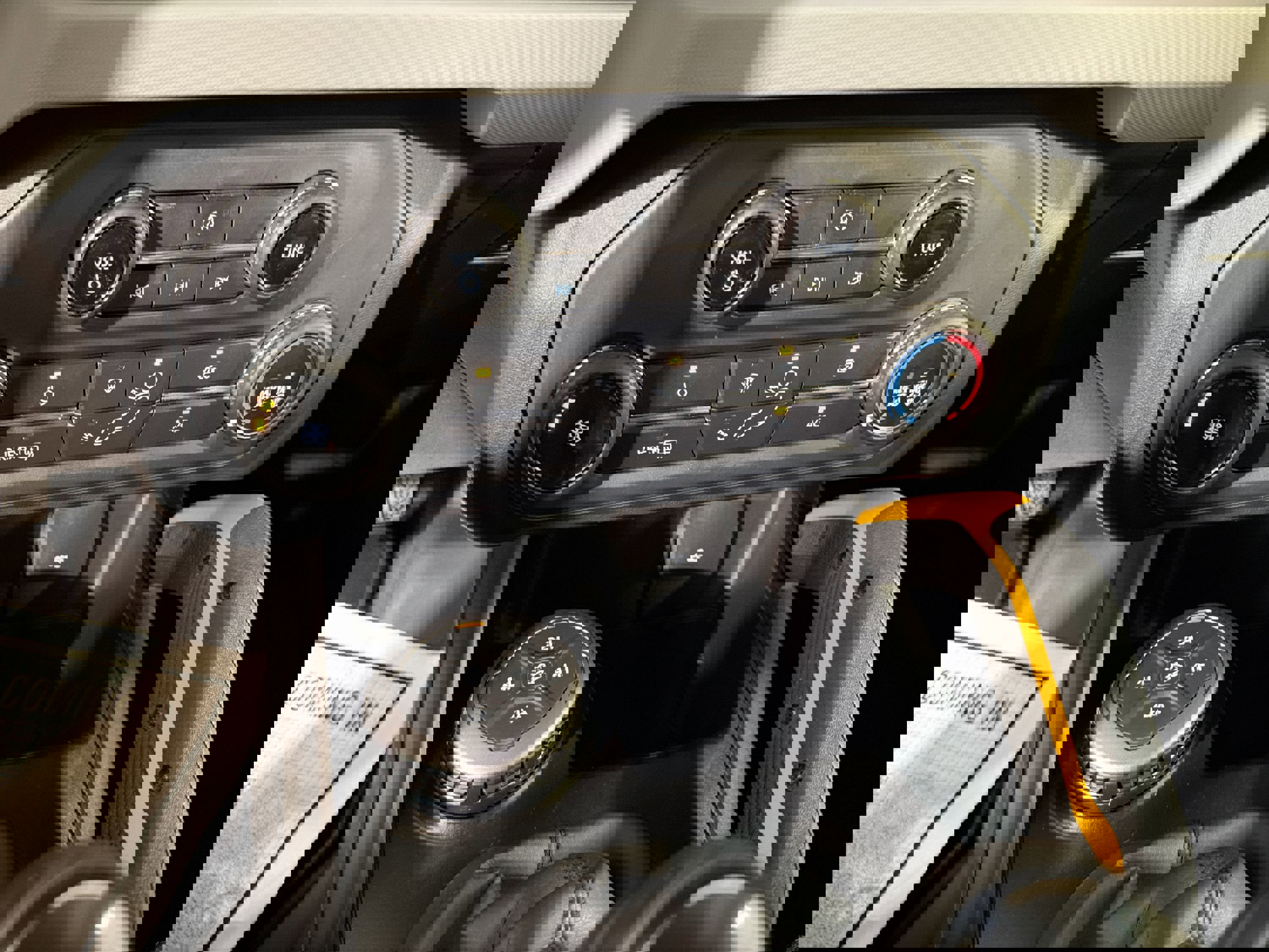 Used 2022 Ford Bronco Badlands image 19