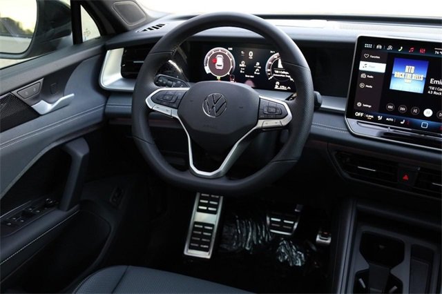 New 2026 Volkswagen Tiguan SE R-Line image 24
