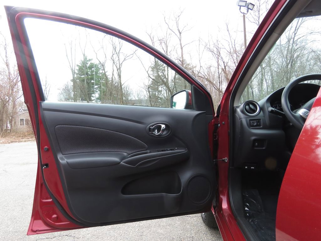 Used 2019 Nissan Versa SV FWD image 9