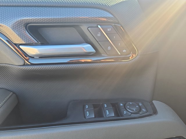 Used 2022 Chevrolet Silverado 1500 ZR2 image 18