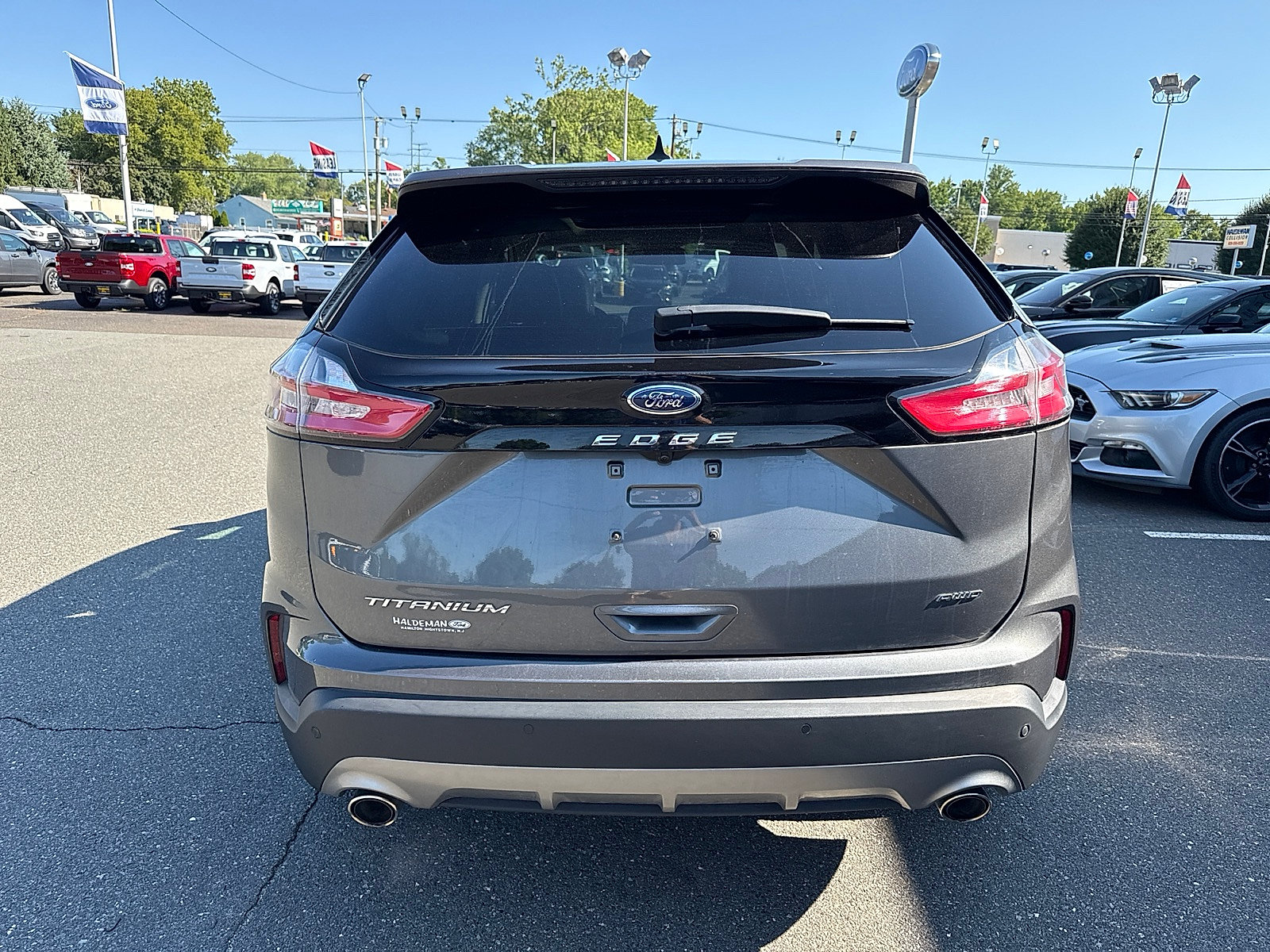 Used 2023 Ford Edge Titanium AWD/4WD image 6