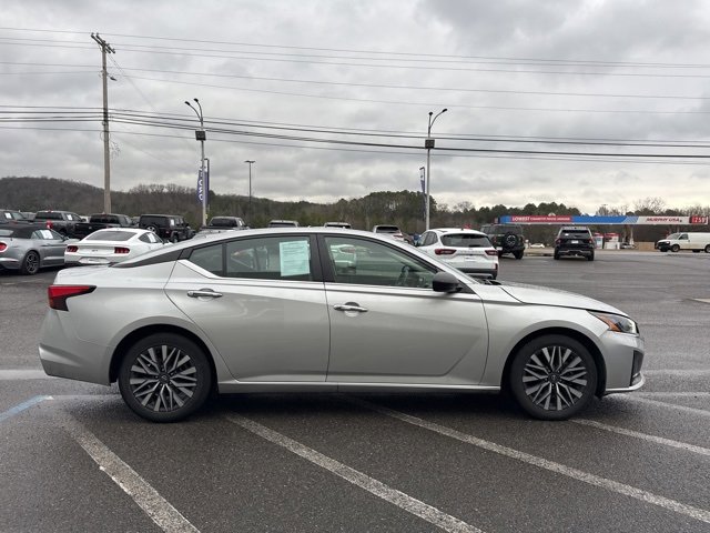Used 2024 Nissan Altima 2.5 SV image 6