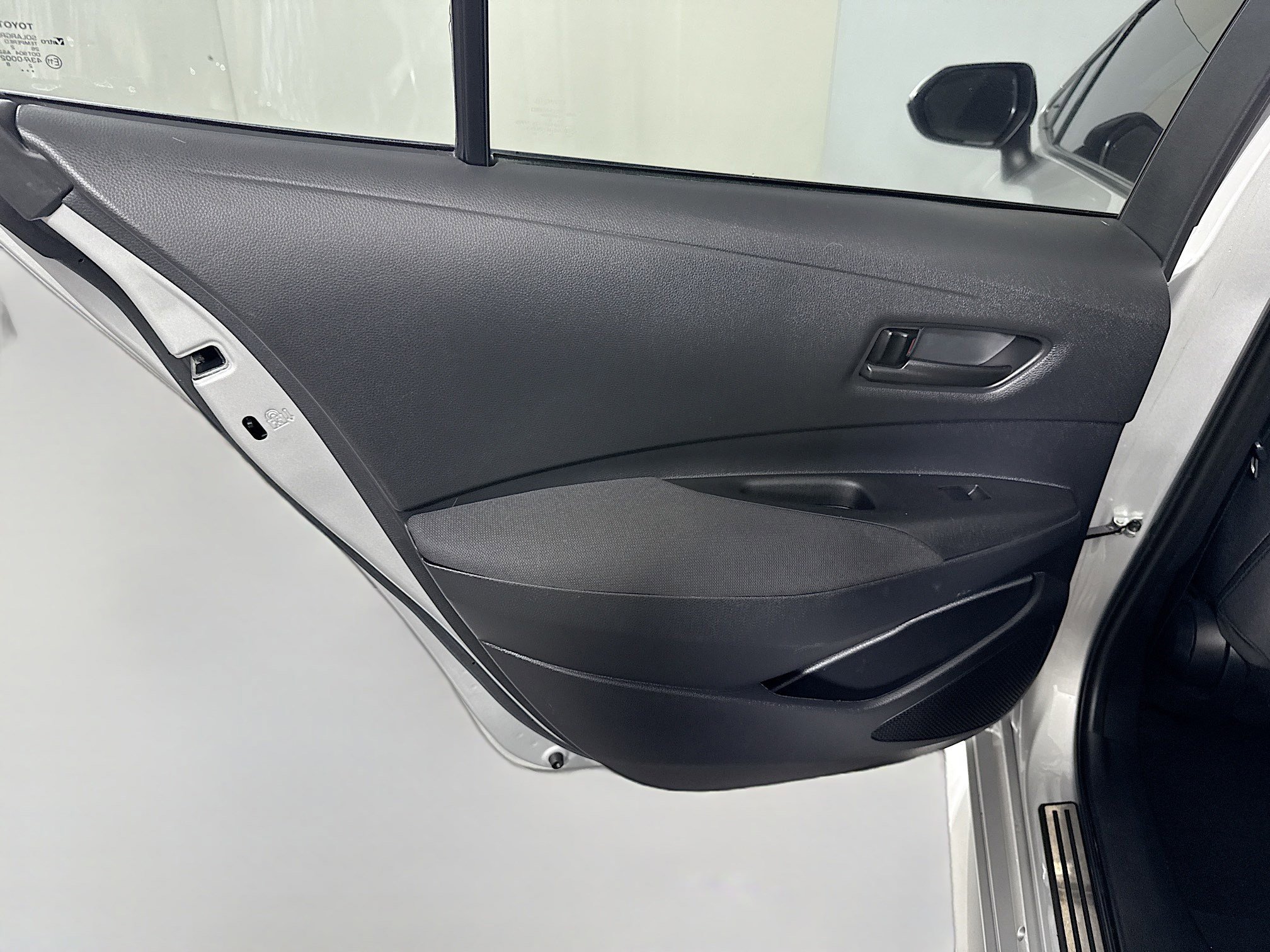 Used 2022 Toyota Corolla LE image 25