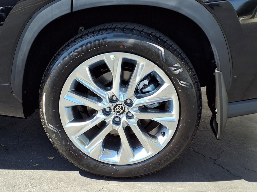 New 2026 Toyota Highlander Limited AWD/4WD image 4