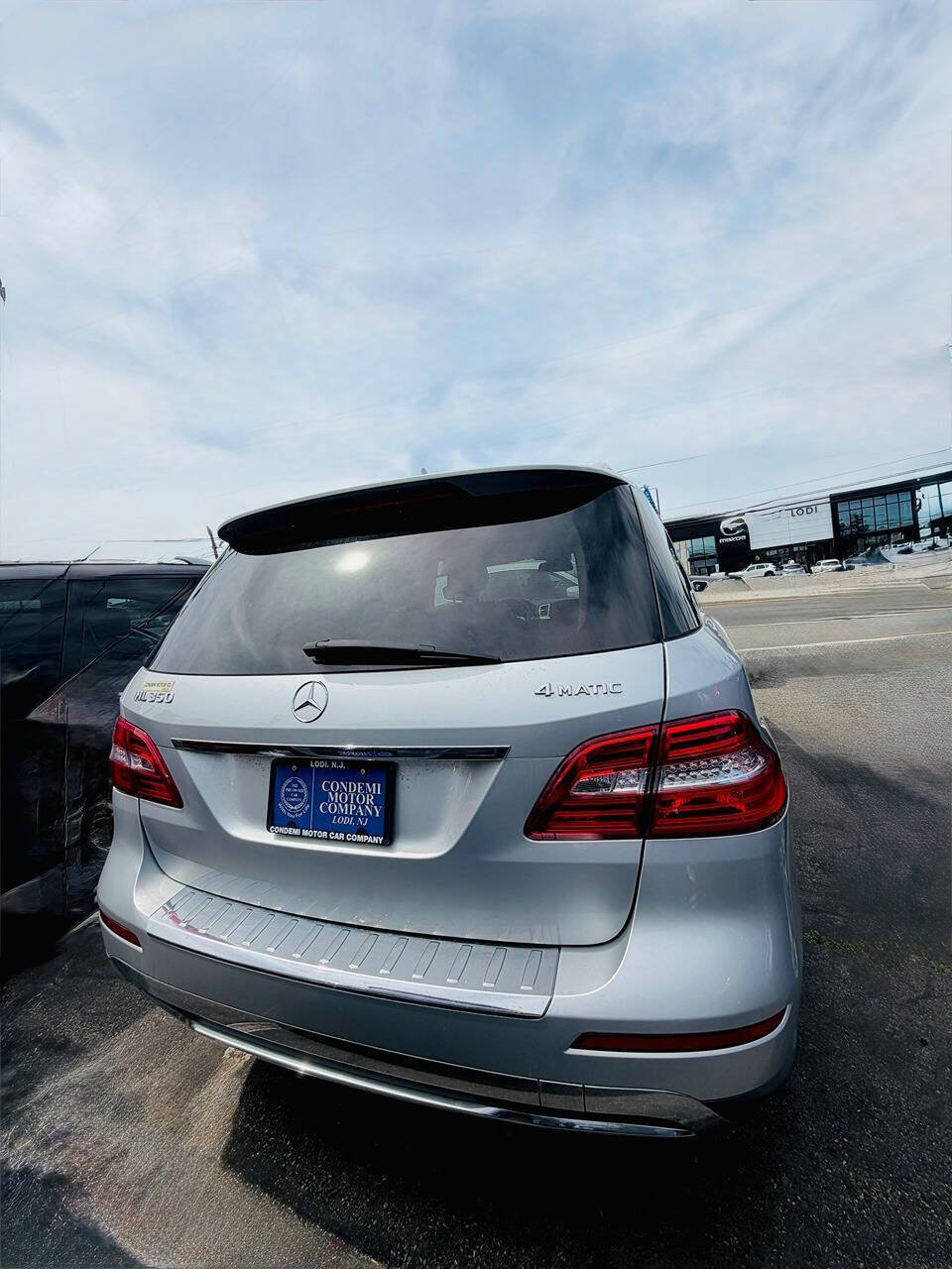 Used 2015 Mercedes-Benz ML 350 4MATIC w/ Premium 1 Package image 6