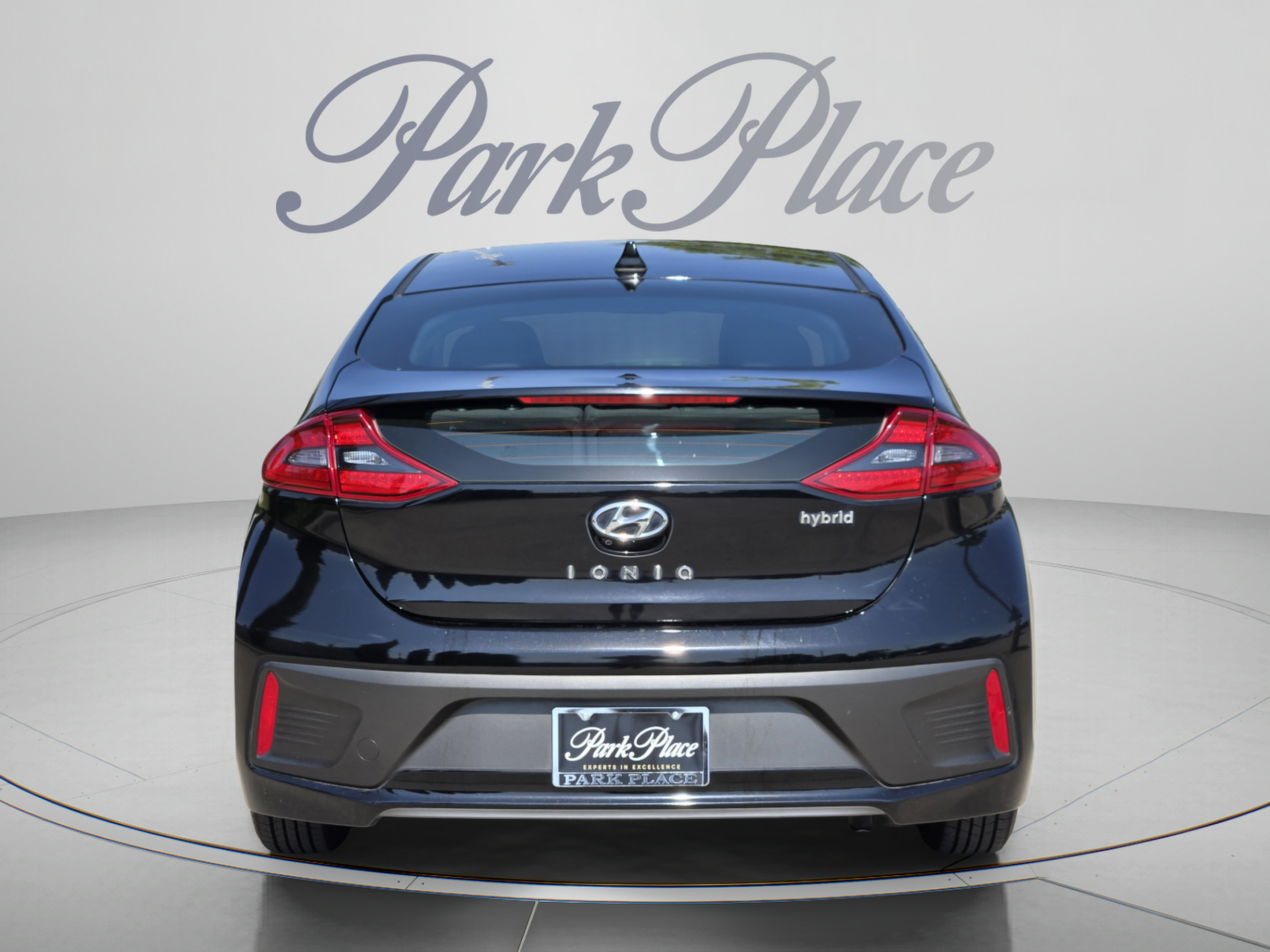 Used 2017 Hyundai Ioniq SEL FWD image 4