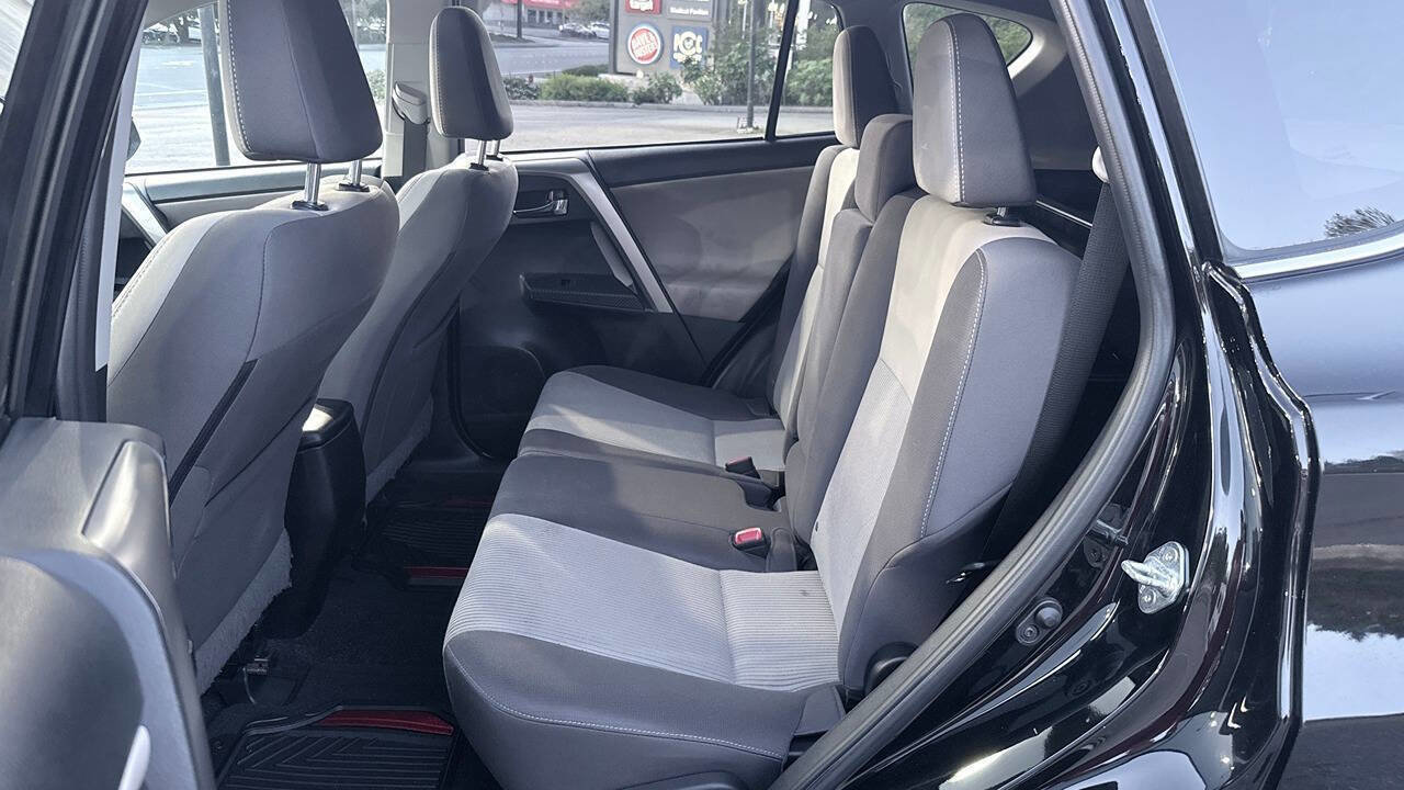 Used 2014 Toyota RAV4 XLE AWD/4WD image 27