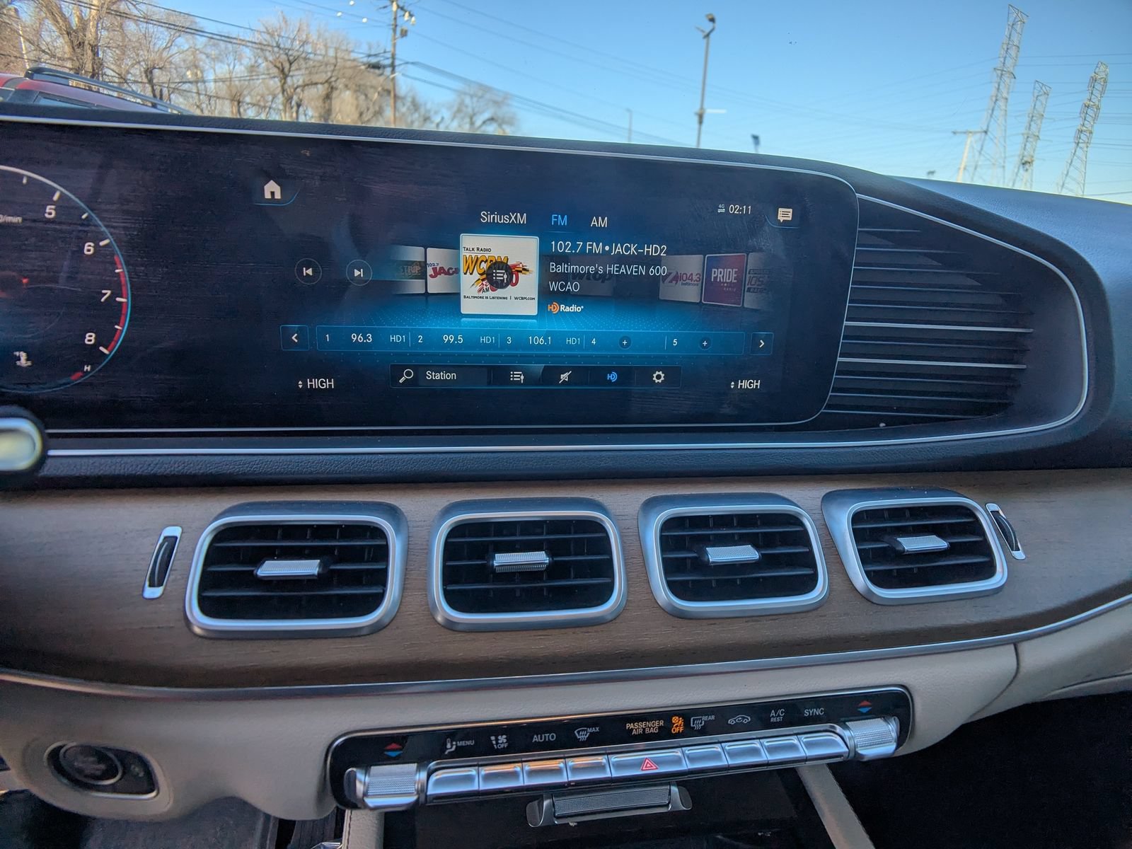 Used 2021 Mercedes-Benz GLE 350 w/ Premium Package image 22