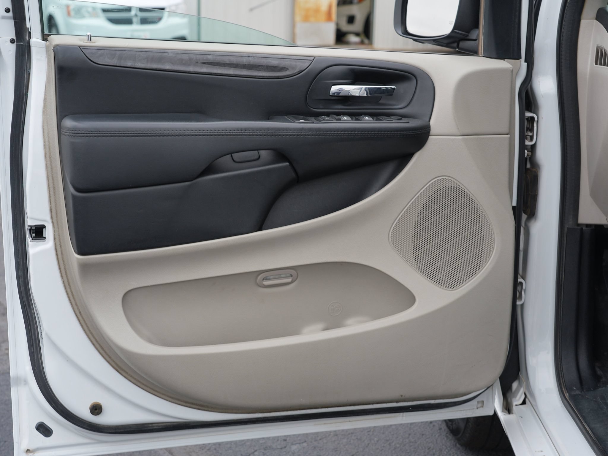 Used 2016 Dodge Grand Caravan SE w/ Quick Order Package 29E SE FWD image 15