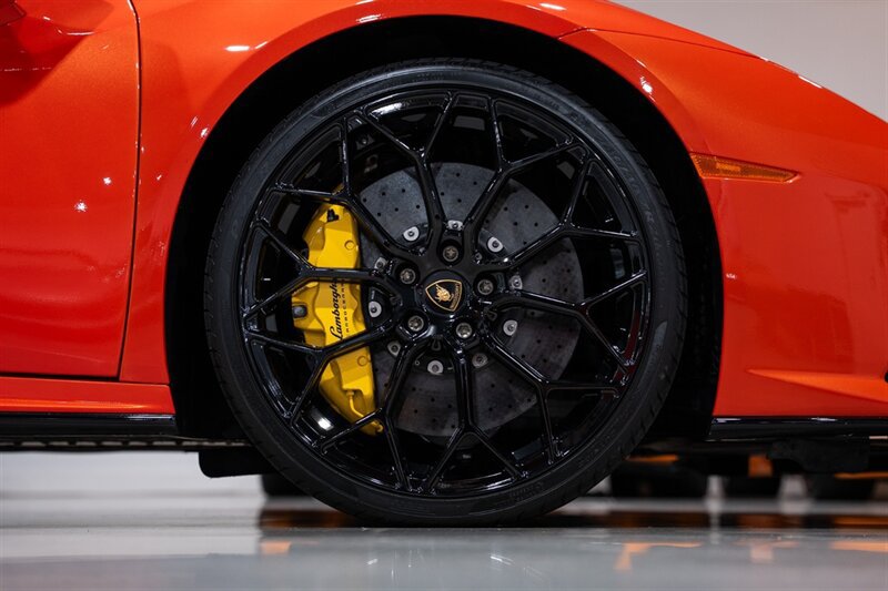 Used 2021 Lamborghini Huracan EVO AWD/4WD image 44