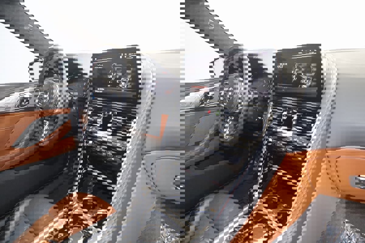 Used 2025 BMW M850i xDrive Coupe w/ M Sport Professional Package image 66