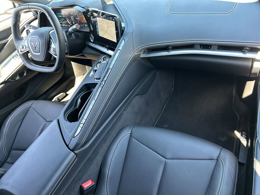 Used 2025 Chevrolet Corvette Stingray Coupe w/ 1LT RWD image 28