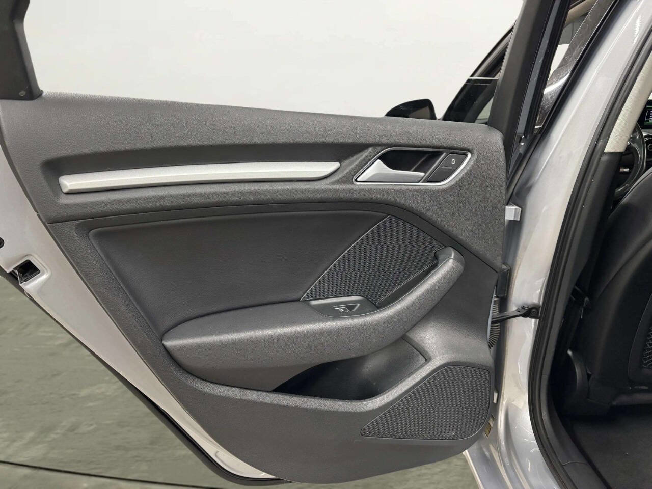 Used 2016 Audi A3 2.0T Premium image 15