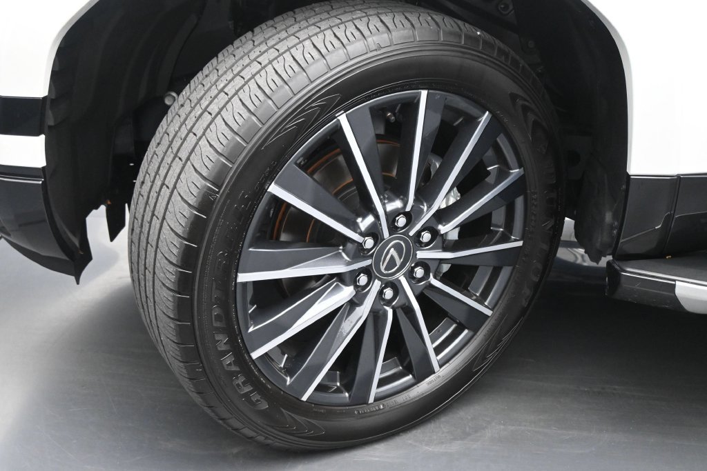 Used 2024 Lexus GX 550 w/ Accessory Package (2T) AWD/4WD image 24