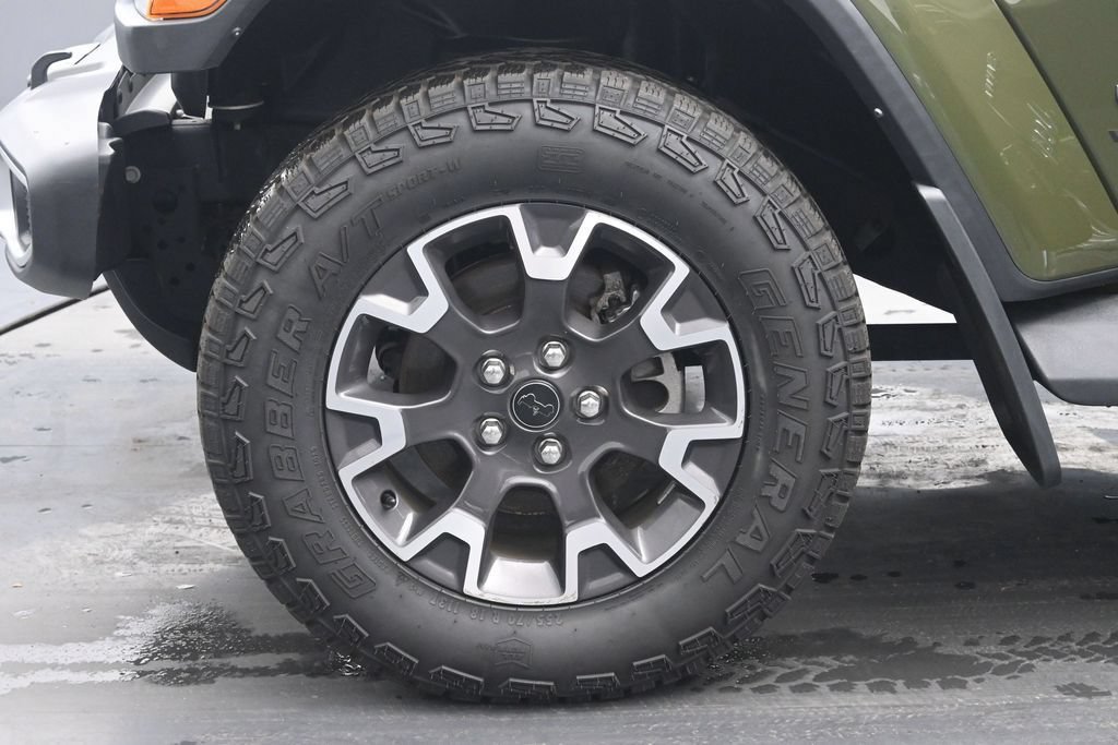 Used 2024 Jeep Wrangler Unlimited Sahara w/ Dual Top Group AWD/4WD image 25