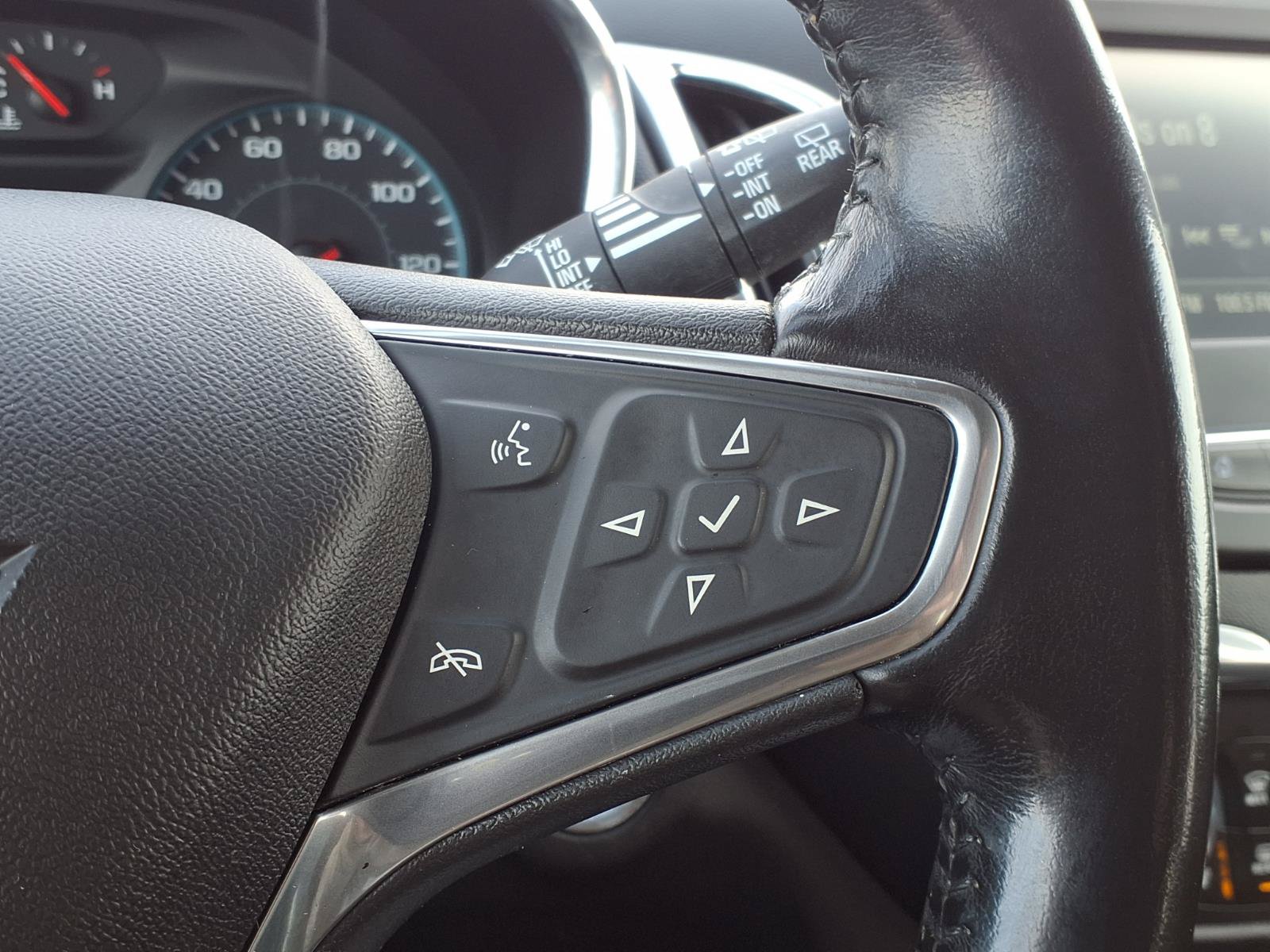 Used 2018 Chevrolet Equinox LT AWD/4WD image 23