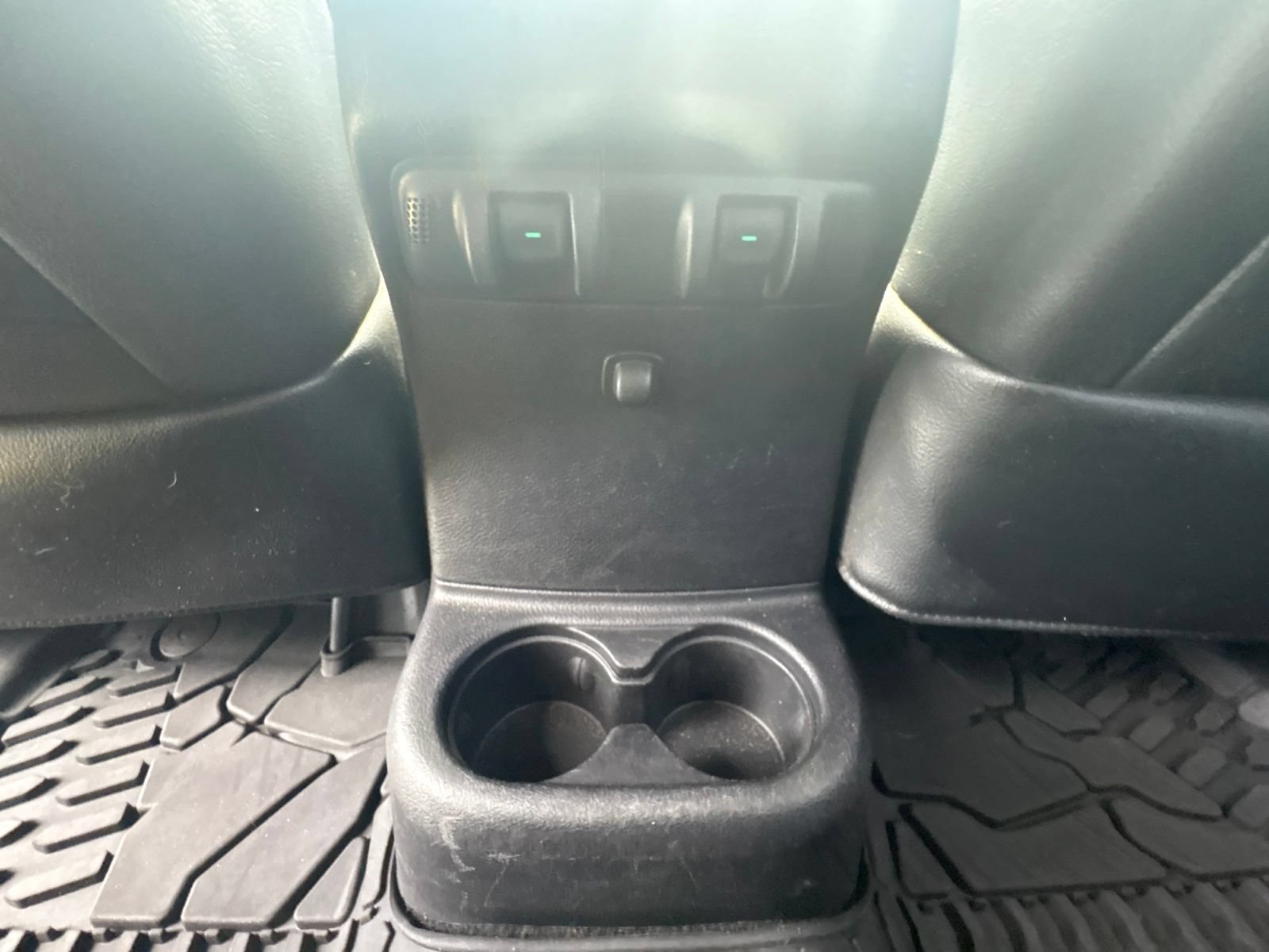 Used 2016 Jeep Wrangler Unlimited Sahara AWD/4WD image 33