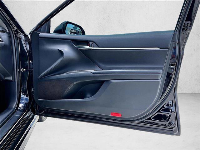 Used 2022 Toyota Camry SE FWD image 19