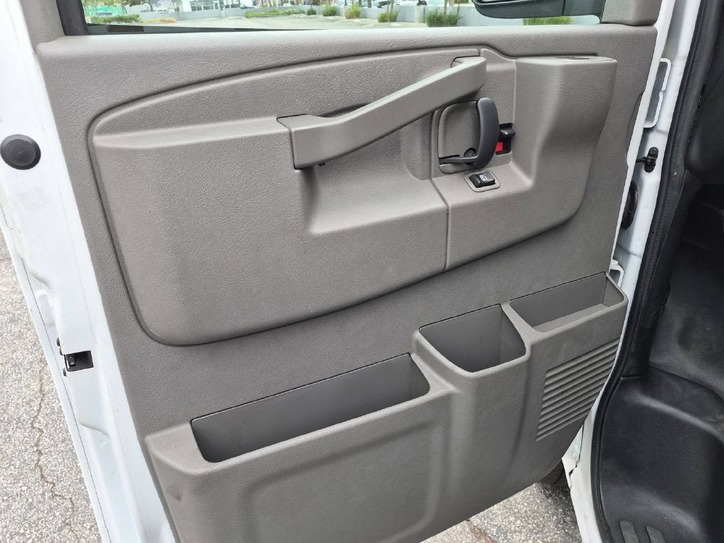 Used 2020 Chevrolet Express 2500 RWD image 22