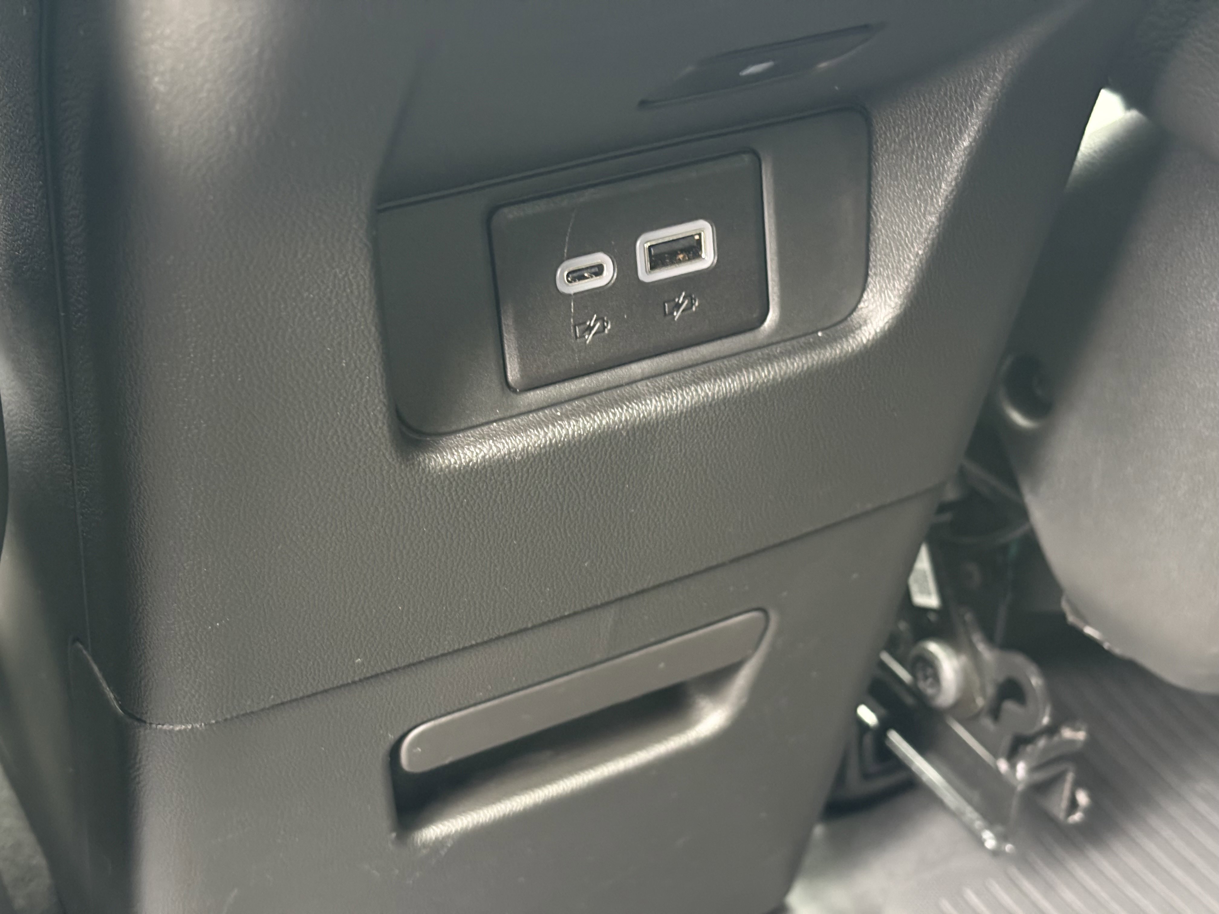 Used 2024 Cadillac XT6 Luxury w/ LPO, Floor Liner Package image 16