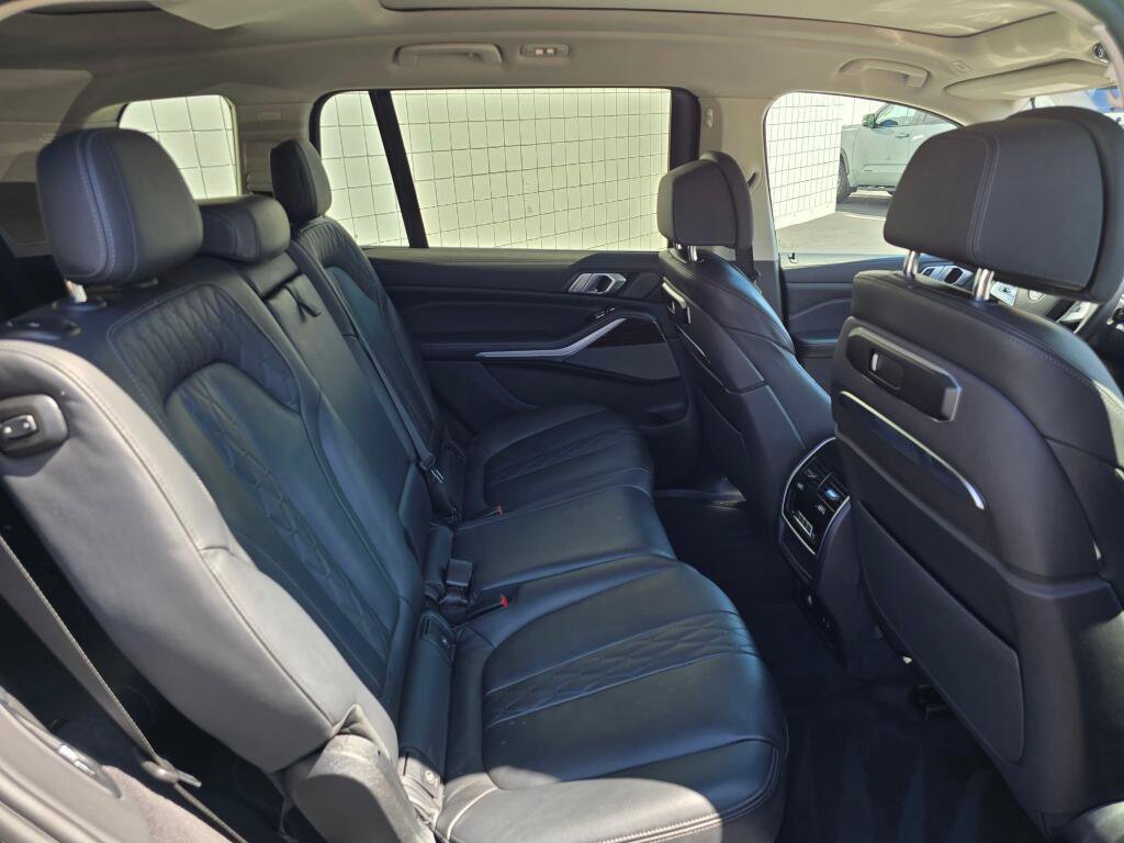 Used 2023 BMW X7 xDrive40i image 44