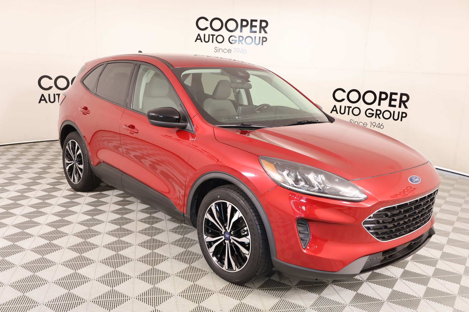 Used 2021 Ford Escape SE w/ SE Sport Appearance Package FWD 360° Tour