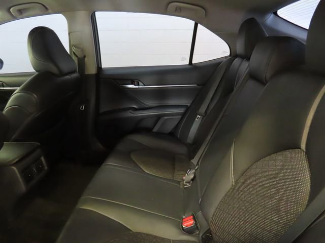 Used 2018 Toyota Camry XSE image 30