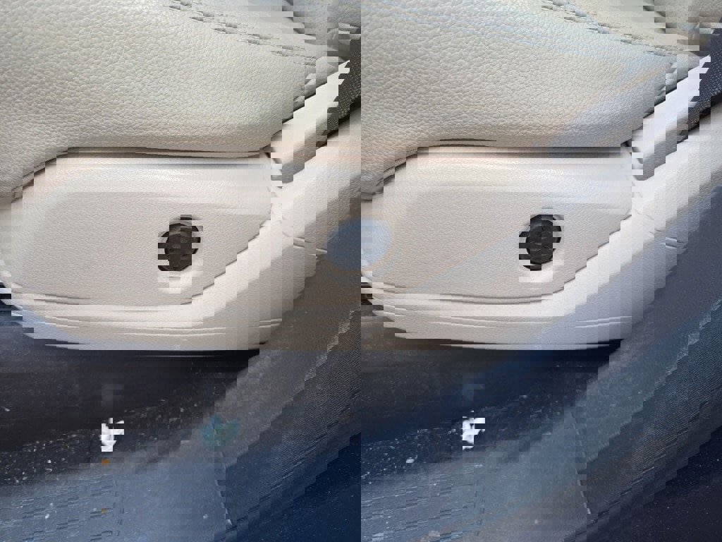 Used 2018 Mercedes-Benz GLE 350 4MATIC w/ Premium 2 Package image 16