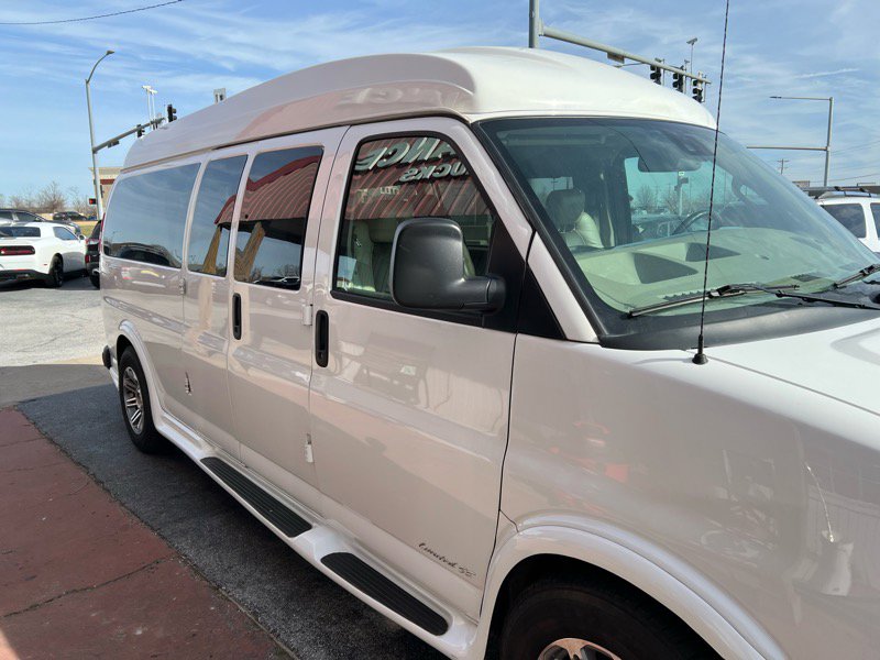 Used 2019 Chevrolet Express 2500 Extended w/ Enhanced Convenience Package image 13