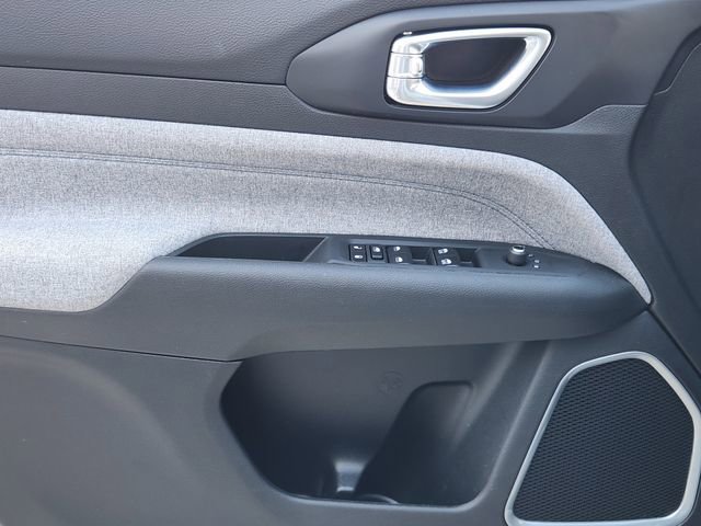 Used 2025 Jeep Compass Sport image 20