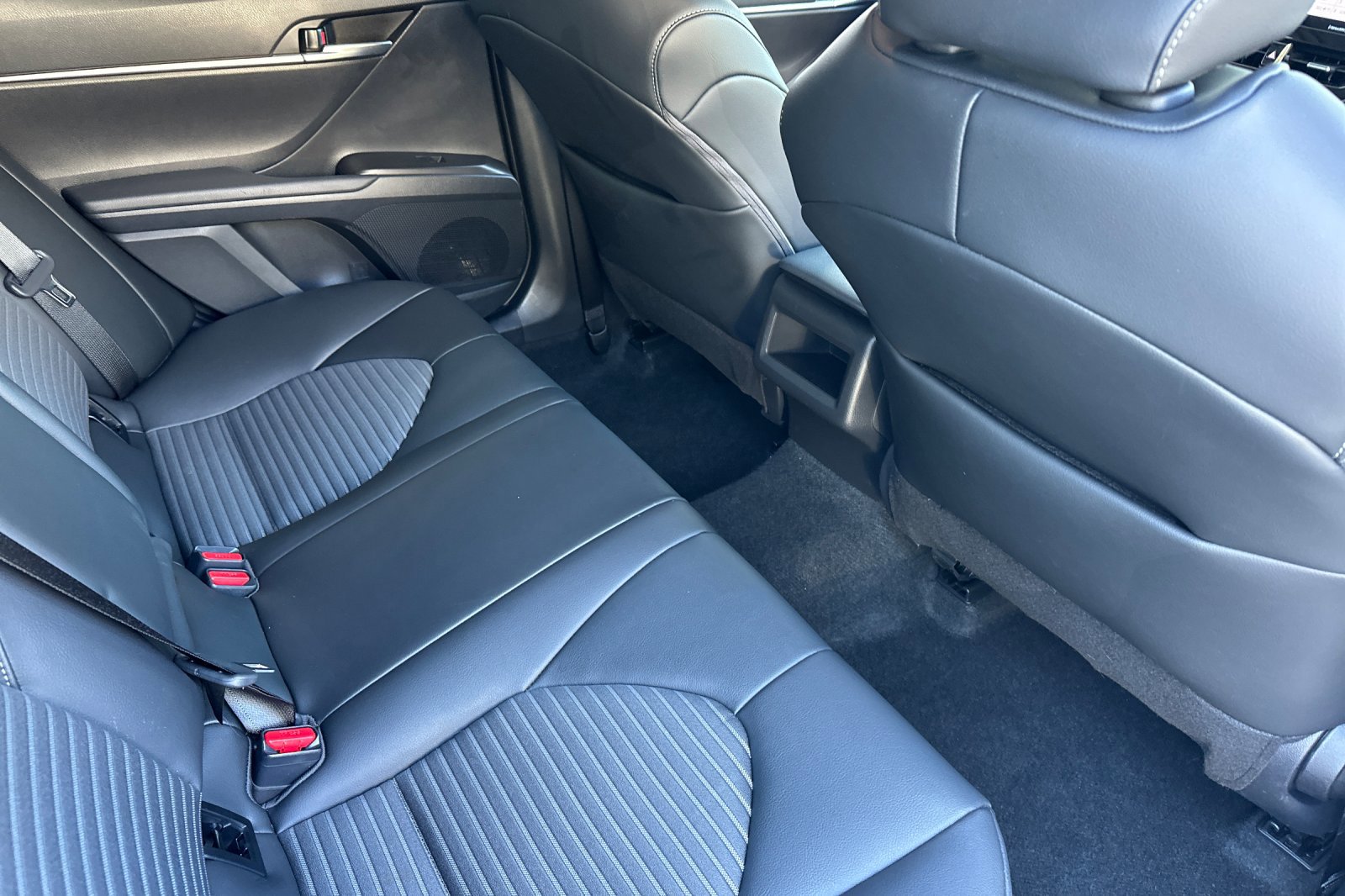 Used 2023 Toyota Camry SE FWD image 29