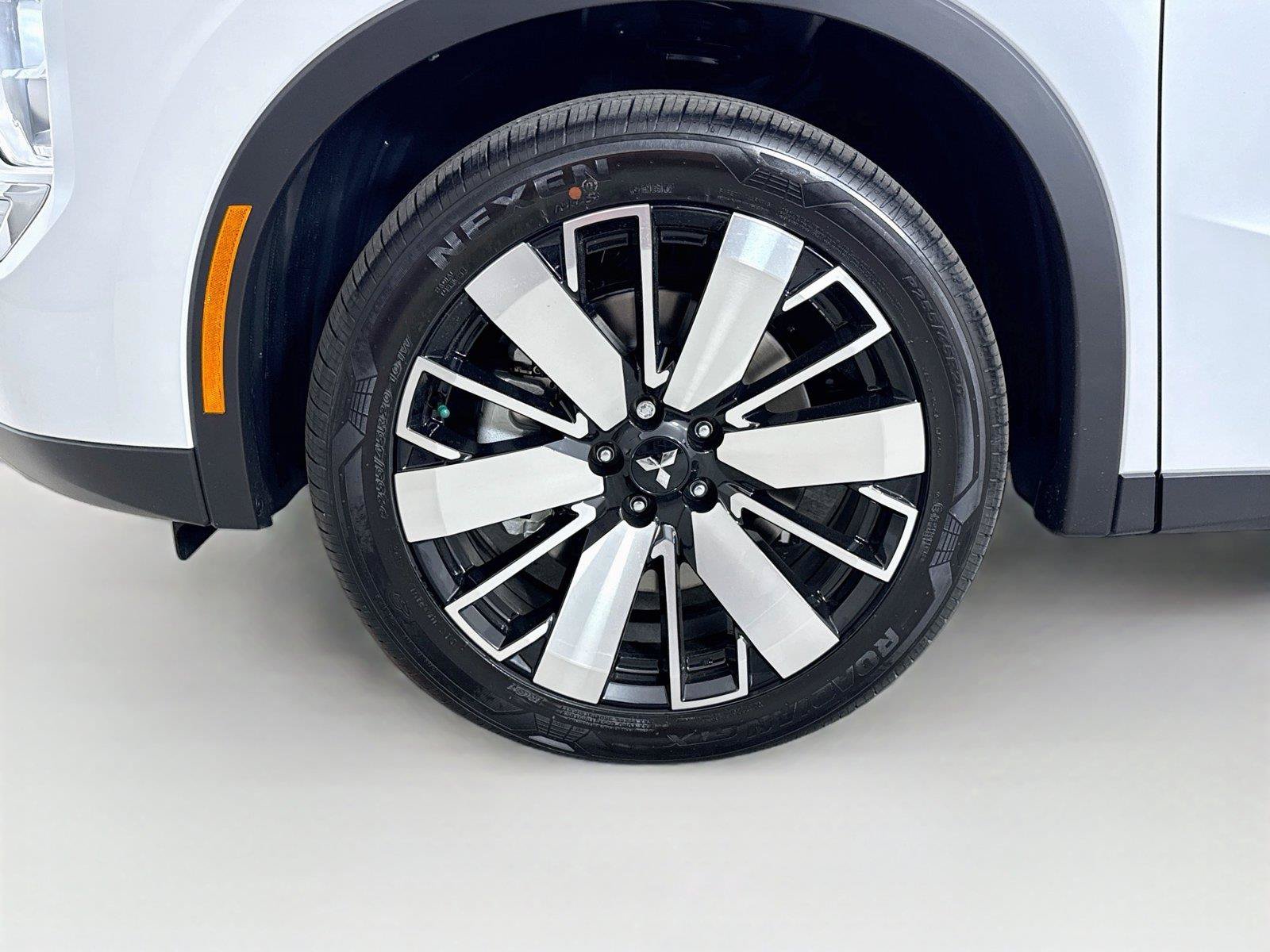 New 2026 Mitsubishi Outlander SE FWD image 30