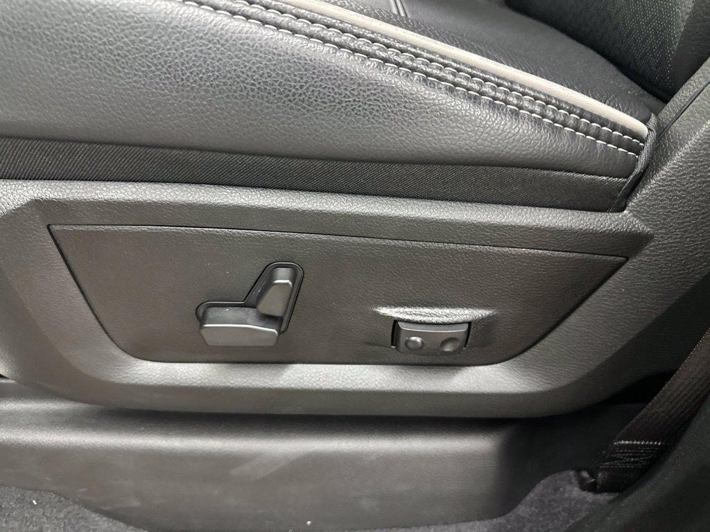 New 2026 RAM 3500 Laramie AWD/4WD image 37