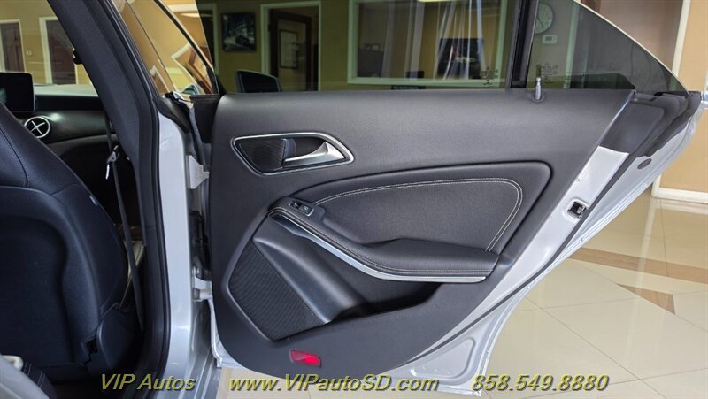 Used 2018 Mercedes-Benz CLA 250 image 12