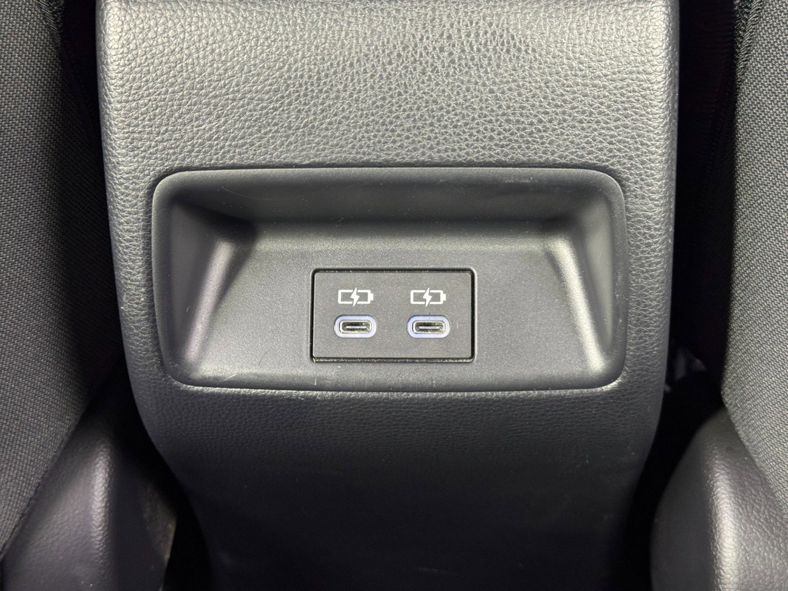 Used 2025 Toyota Corolla LE image 31