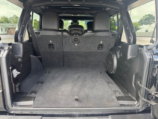 Used 2021 Jeep Wrangler Unlimited Sahara AWD/4WD image 15