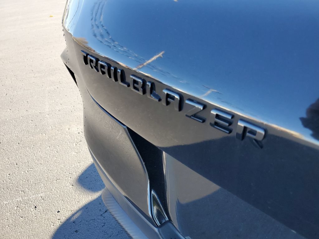 Used 2022 Chevrolet TrailBlazer RS w/ Sun and Liftgate Package FWD image 26
