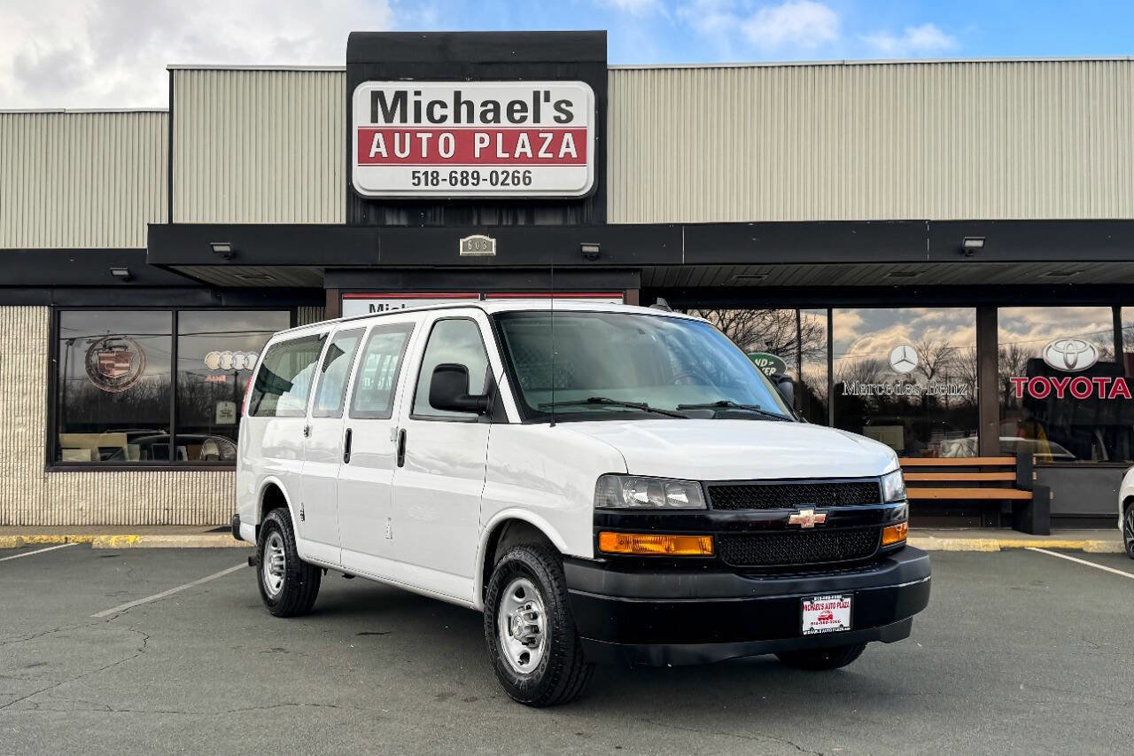 Used 2018 Chevrolet Express 2500 w/ Driver Convenience Package image 2