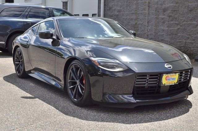 Used 2023 Nissan Z w/ Floor Mat Package (L93) RWD image 2