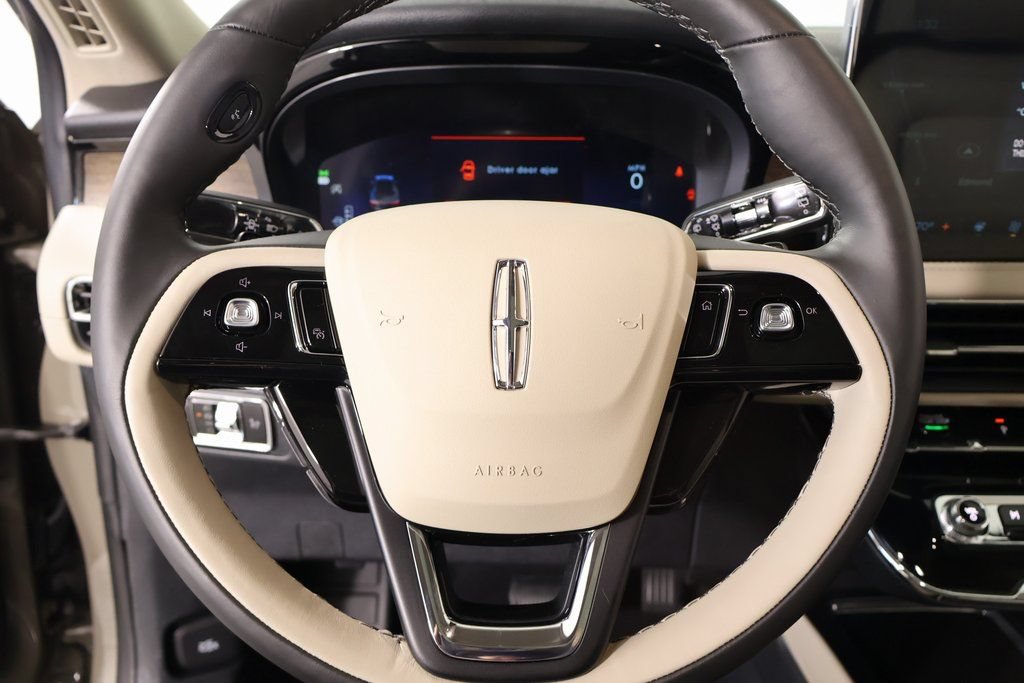 New 2026 Lincoln Corsair Reserve w/ Jet Appearance Package FWD image 3