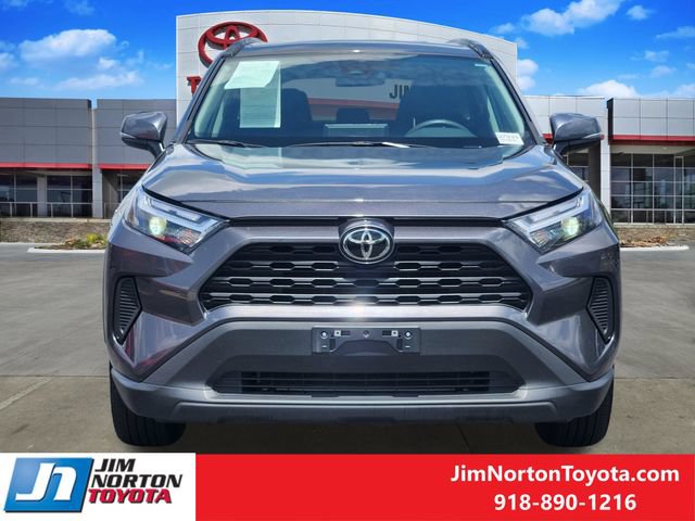 Used 2025 Toyota RAV4 XLE FWD video 2